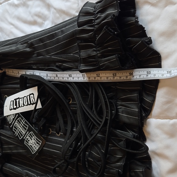 Black pinstripe underbust corset with ruffles BNWT - Picture 7 of 11